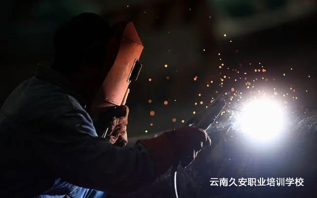 ���Ͼð��I(y��)��Ӗ(x��n)�W(xu��)У�������C