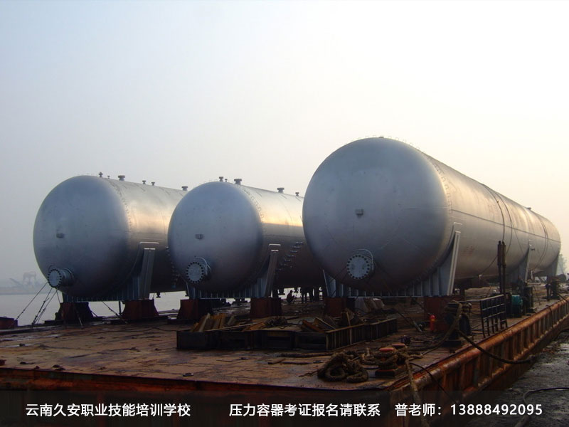 �������������C�������c