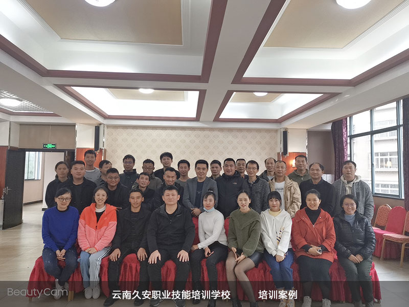 ��У��Ӗ�W�T��Ӱ