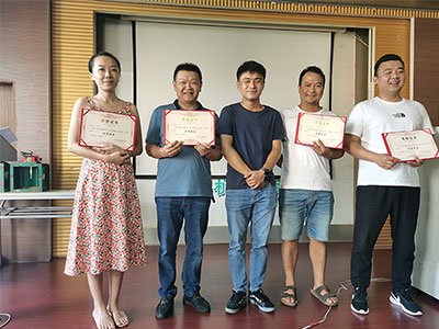 ��У��Ӗ(x��n)����(y��u)��W(xu��)�T