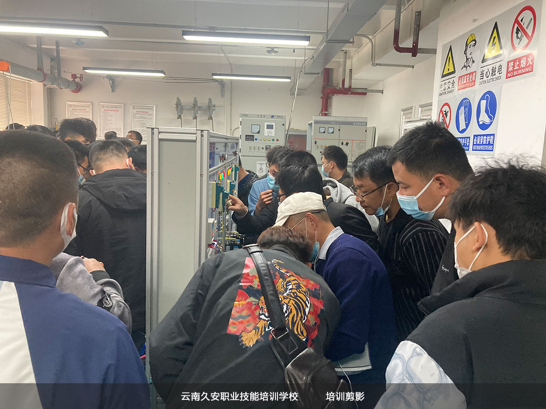 ���Ͼð���Ӗ(x��n)�W(xu��)У�طN���I(y��)��(sh��)����Ӗ(x��n)��Ӱ