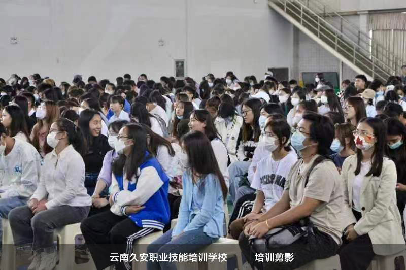 我校于今日在云南交通職業技術學院高新校區開展消防安全教育培訓 云南校園消防安全知識培訓