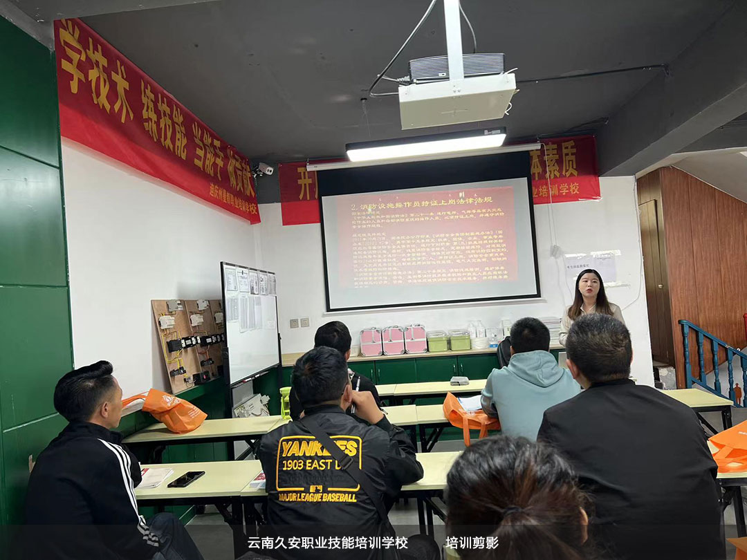 ��У�ڽ�������������M���e�k�����Oʩ�����T�м����_���Y