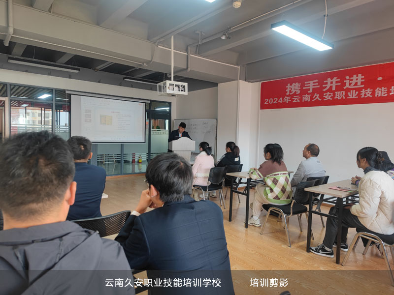 我校于今日舉辦消防演習活動 我校于今日舉辦消防演習活動