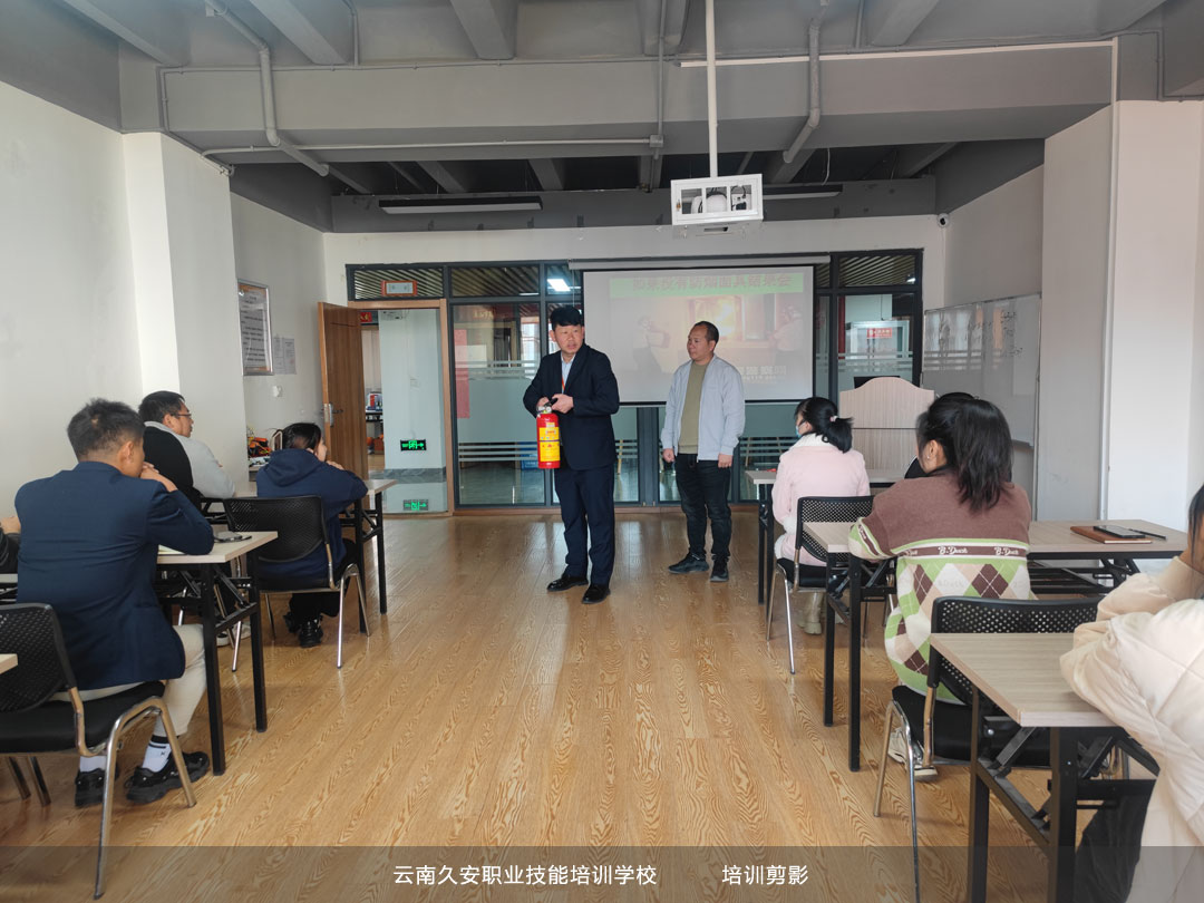 ��У�e�k����������Ӽ�Ӱ��Ƭ